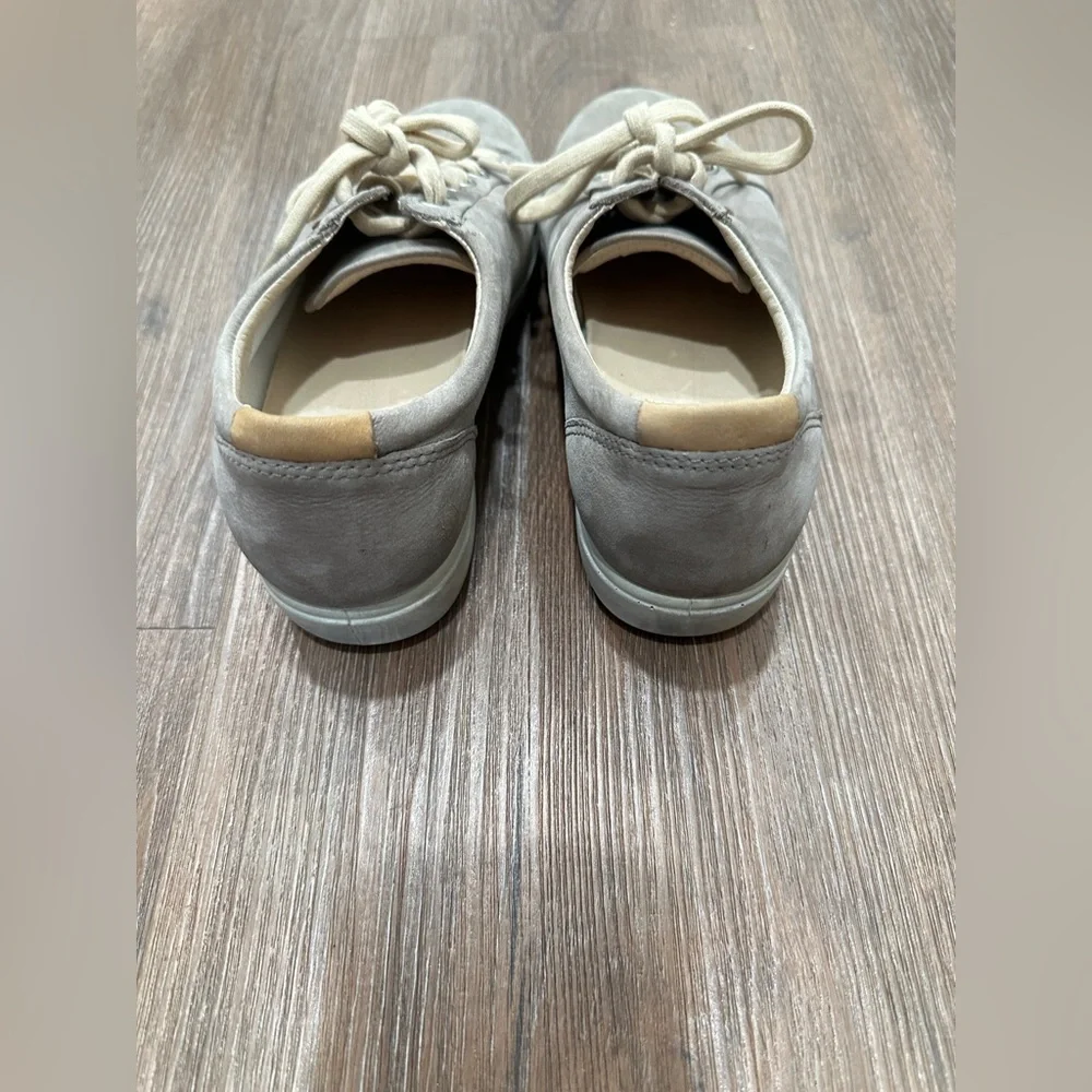 Ecco Soft 7‎ Women's Sneaker Gray Leather Sz 7